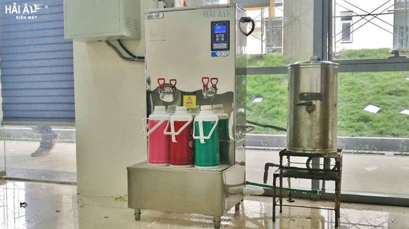 máy đun nước nóng Hải Âu tại bếp ăn công nghiệp